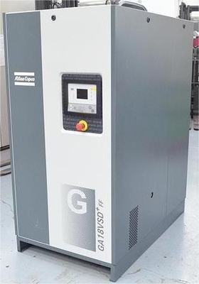محرك القيادة ذو السرعة المتغيرة ذو المسمار الدوار المحقن بالزيت Atlas VSD Plus مع سبيكة الألومنيوم GA18VSD +