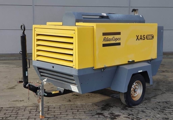ضغط العمل الأسود المعدل 7 بار ضاغط محمول XAS186C مع صمام العادم 1x3/4