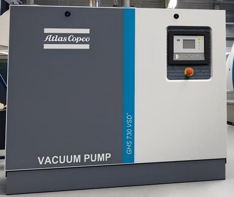 مضخة تفريغ هواء AC بقدرة 11 كيلو واط مع عمود دوران GHS 730 VSD+ بمستوى ضوضاء منخفض يبلغ 51-73 ديسيبل (A) وبصمة صغيرة تبلغ 900*1300*1100 مم