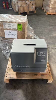 ضاغط هواء لولبي خالٍ من الزيت LFx2.0-10 9.1 متر مكعب/ساعة ضاغط لولبي خالٍ من الزيت للتشغيل الصناعي المستمر
